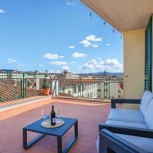 Penthouse With Big Terrace In Oltrarno Apartment
