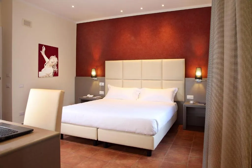Hearth Hotel Roma 3*,  Italia